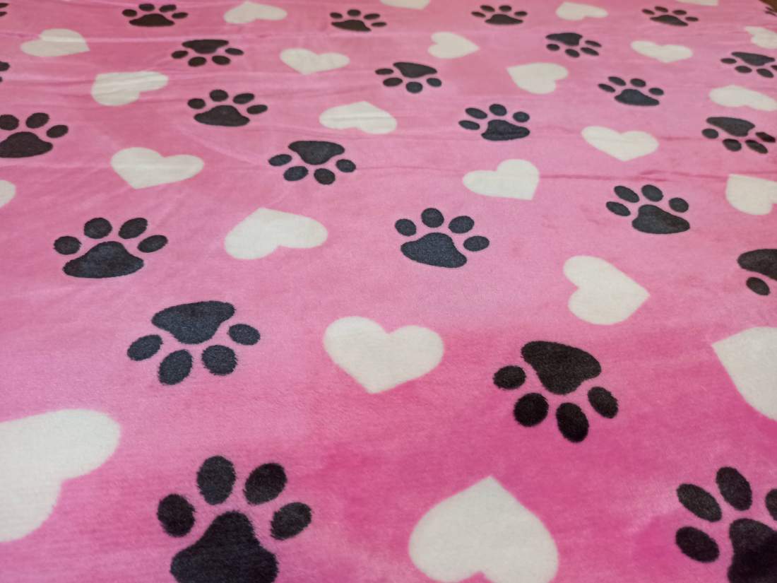 200x230cm Rózsaszín szivecskés kutya mancs mintás puha takaró wellsoft ágytakaró pléd